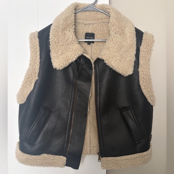 Love Tree Jackets & Blazers - Love Tree Black and Tan Shearling Vest